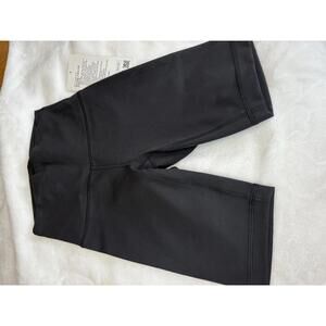 Lululemon Black Wonder Train Shorts 8 "